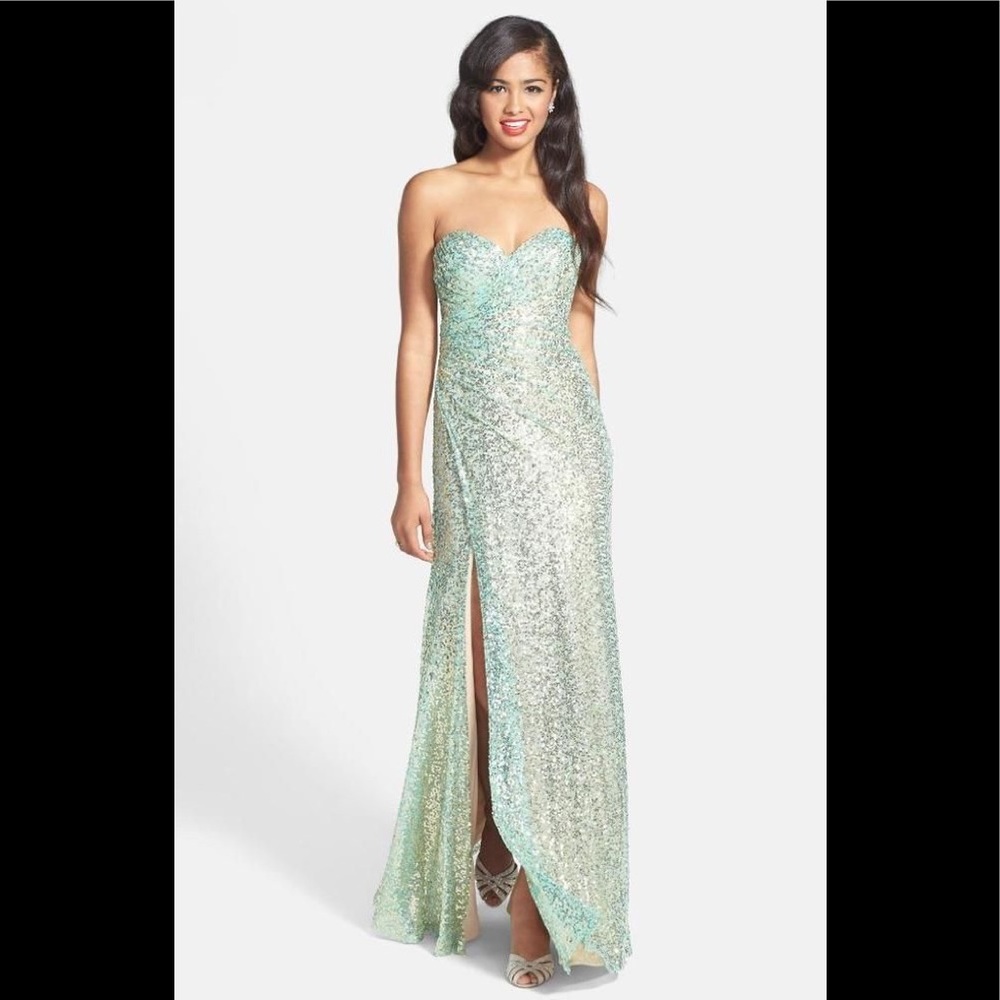 Amazing sequins gown